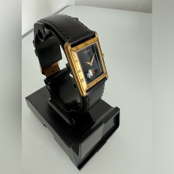 GUCCI 4200L Watch 21mm Quartz Square Women's Gold Black Belt Vintage working - Picture 2 of 4